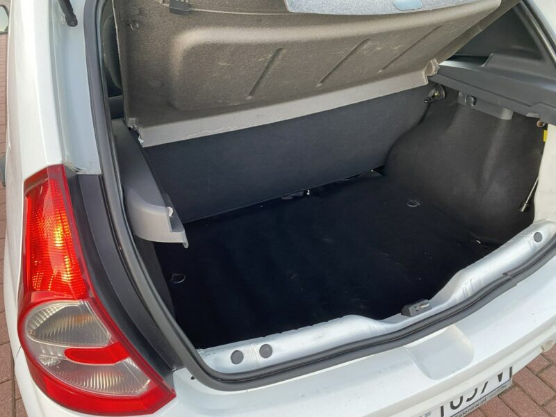 Dacia Sandero Niezawodna benzyna, niski przebieg, klimatyzacja, centr. zamek, isofix I (2008-2012)