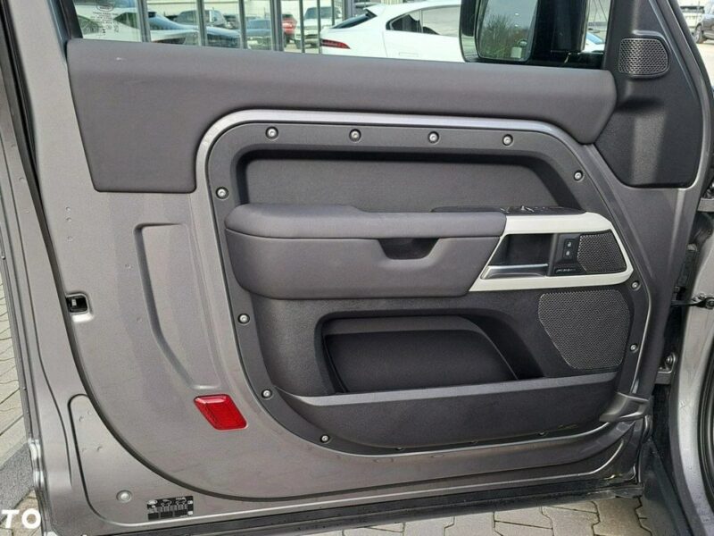 Land Rover Defender MY24 3.0P I6 400 KM AWD Auto SE 90 EigerGrey AutoDemonstracyjne IV (2019-)