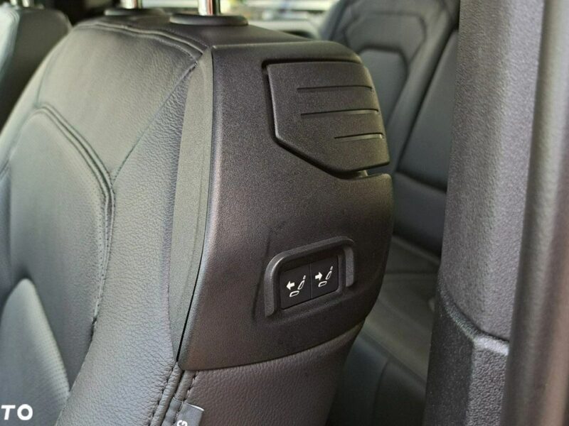 Land Rover Defender MY24 3.0P I6 400 KM AWD Auto SE 90 EigerGrey AutoDemonstracyjne IV (2019-)