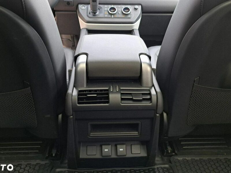 Land Rover Defender MY24 3.0P I6 400 KM AWD Auto SE 90 EigerGrey AutoDemonstracyjne IV (2019-)