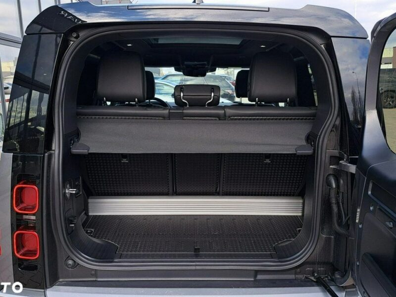 Land Rover Defender MY24 3.0P I6 400 KM AWD Auto SE 90 EigerGrey AutoDemonstracyjne IV (2019-)