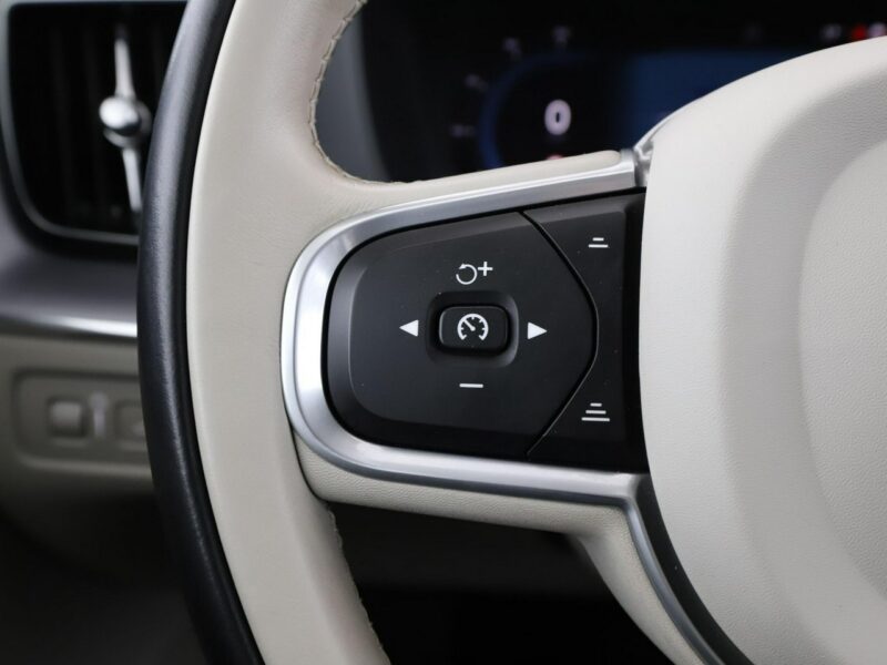 Volvo XC 60 FV23% Inscription Business T6 PHEV AWD skóra panorama hak navi grzane II (2017-)