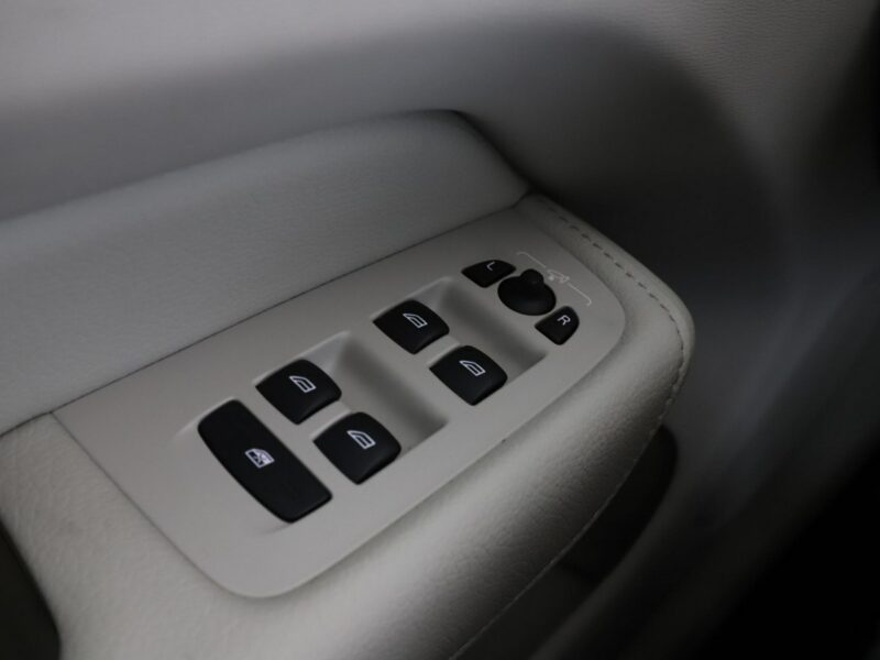 Volvo XC 60 FV23% Inscription Business T6 PHEV AWD skóra panorama hak navi grzane II (2017-)