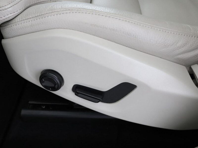 Volvo XC 60 FV23% Inscription Business T6 PHEV AWD skóra panorama hak navi grzane II (2017-)