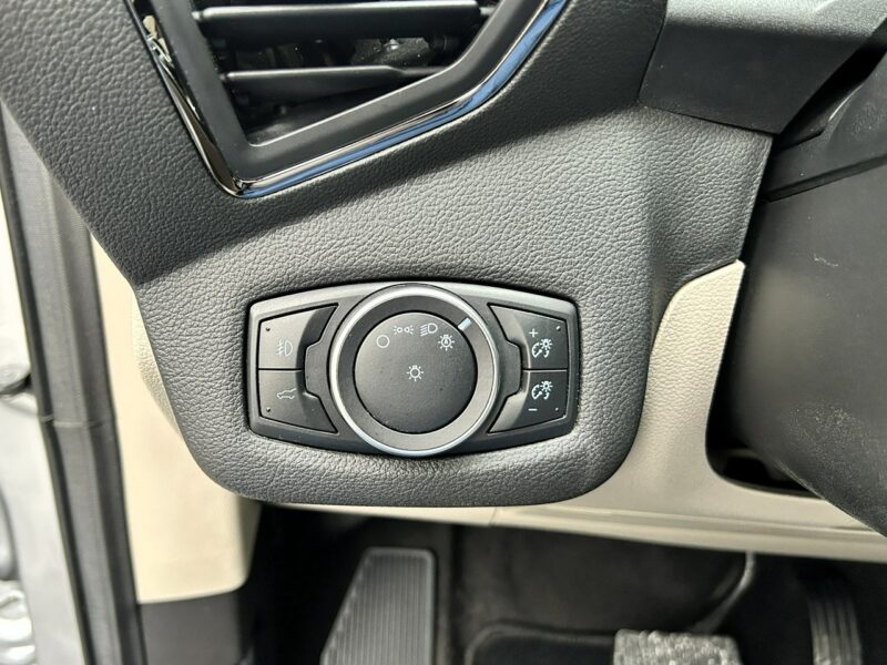 Ford Escape LED, Grzane Fotele, CarPlay, Kamera Cofania, El. Klapa, Martwe Pole II (2008-)