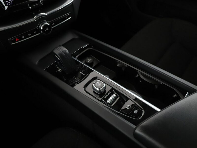 Volvo XC 60 FV23% mHEV 4x4 full LED navi klima auto kamera i czujniki parkowania II (2017-)