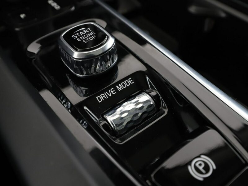 Volvo XC 60 FV23% mHEV 4x4 full LED navi klima auto kamera i czujniki parkowania II (2017-)