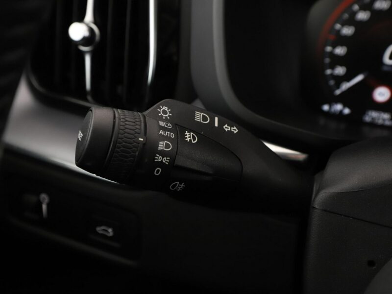 Volvo XC 60 FV23% mHEV 4x4 full LED navi klima auto kamera i czujniki parkowania II (2017-)