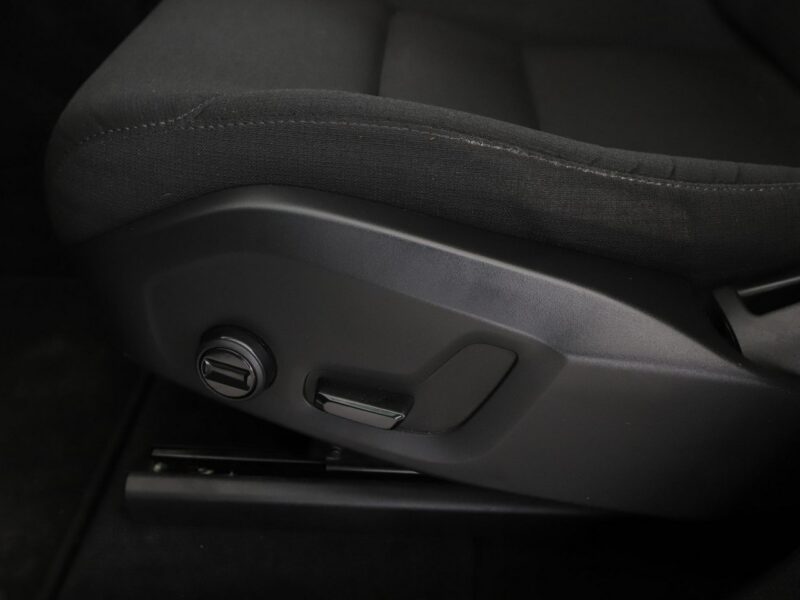 Volvo XC 60 FV23% mHEV 4x4 full LED navi klima auto kamera i czujniki parkowania II (2017-)