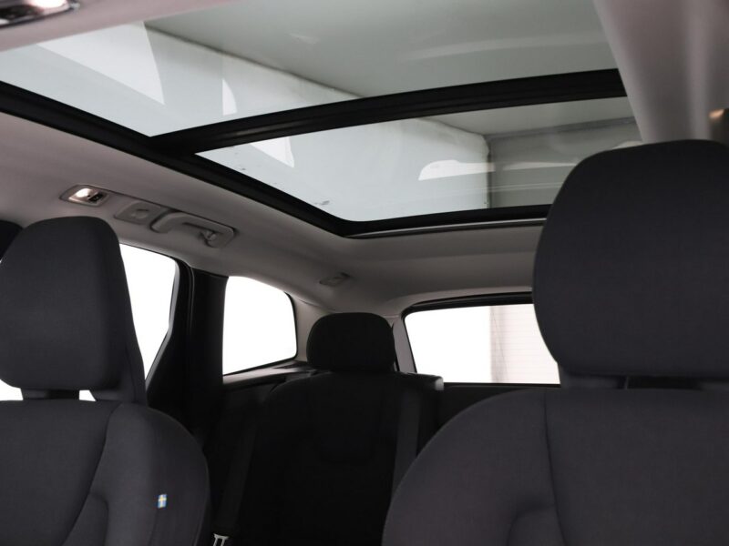 Volvo XC 60 FV23% mHEV 4x4 full LED navi klima auto kamera i czujniki parkowania II (2017-)