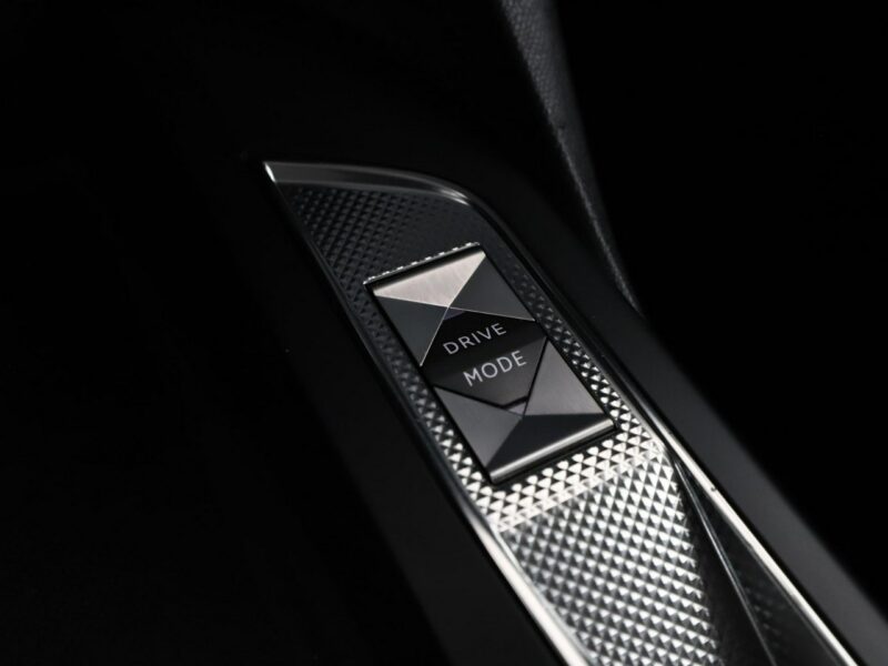 DS Automobiles DS 3 Crossback 1.2 Benzyna Automat Rivoli Nawigacja Tempomat Kamera Skóra LED Vision