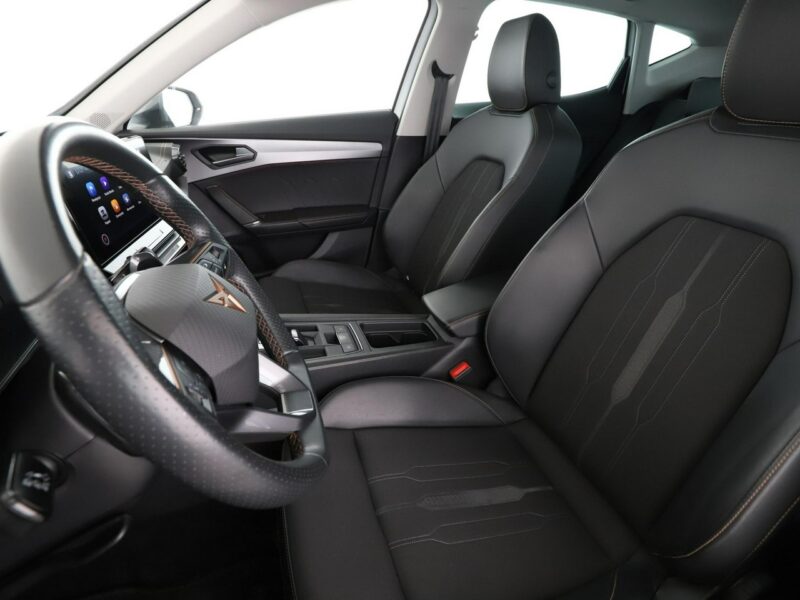 Cupra Formentor FV23% PHEV full LED navi klima auto virtual cocpit grzame fotele