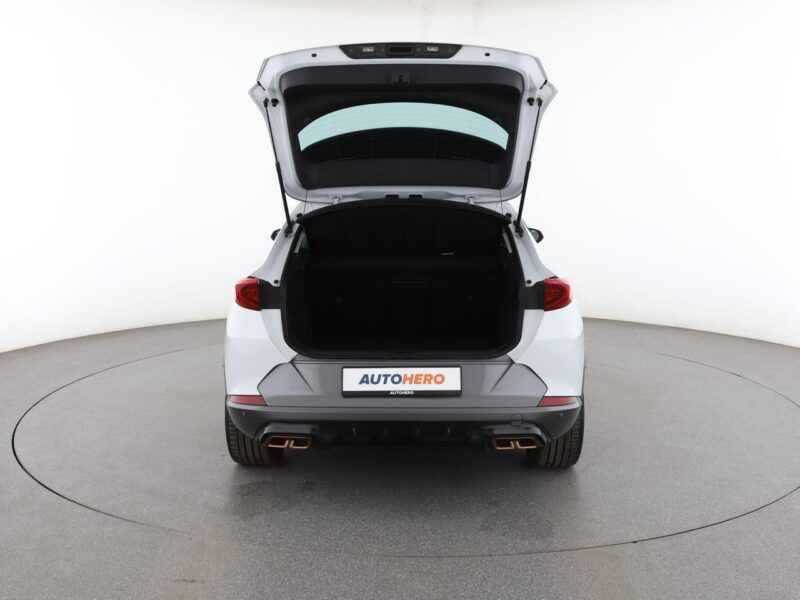 Cupra Formentor FV23% PHEV full LED navi klima auto virtual cocpit grzame fotele