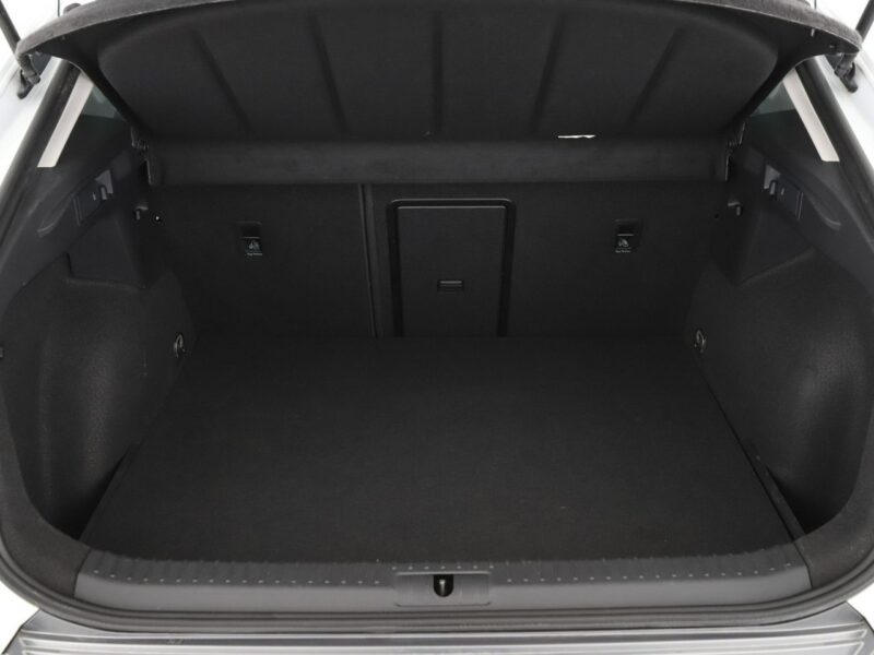 Cupra Formentor FV23% PHEV full LED navi klima auto virtual cocpit grzame fotele