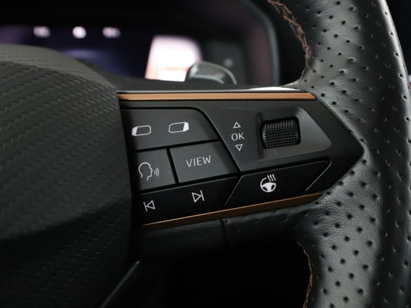 Cupra Formentor FV23% PHEV full LED navi klima auto virtual cocpit grzame fotele