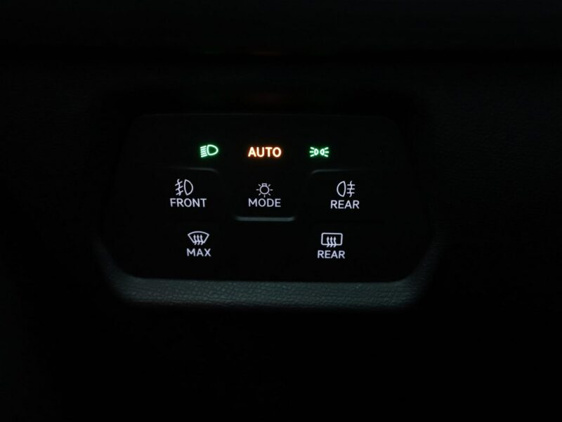 Cupra Formentor FV23% PHEV full LED navi klima auto virtual cocpit grzame fotele