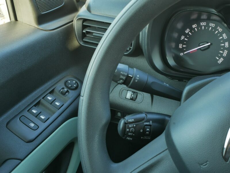 Citroen Berlingo 1.2PT 110KM Eu6 Long -7 Osób -7 pełnych foteli -Hak -bagażnik dachowy III (2018-)