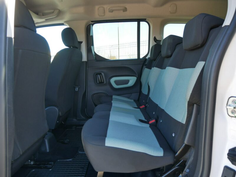 Citroen Berlingo 1.2PT 110KM Eu6 Long -7 Osób -7 pełnych foteli -Hak -bagażnik dachowy III (2018-)