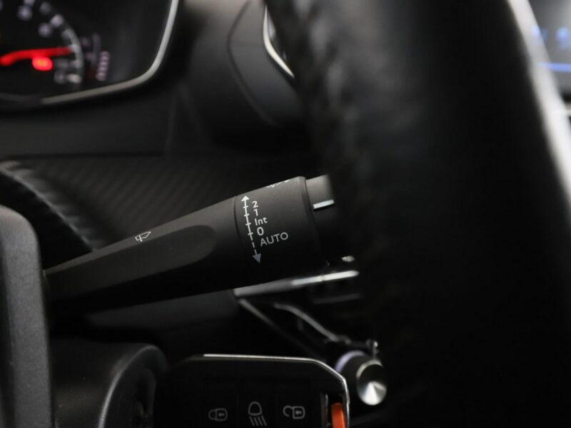 Peugeot 2008 klima auto full LED czujniki parkowania multifunkcja II (2019-)