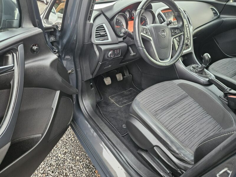 Opel Astra Po wymianie rozrządu / Klimatronic x 2 / Tempomat / Podgrzewane fotele J (2009-2019)