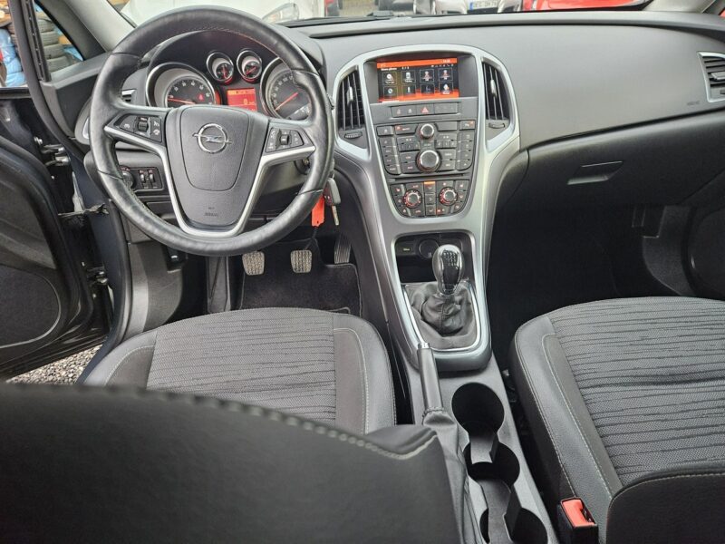 Opel Astra Po wymianie rozrządu / Klimatronic x 2 / Tempomat / Podgrzewane fotele J (2009-2019)