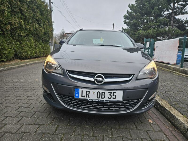 Opel Astra Po wymianie rozrządu / Klimatronic x 2 / Tempomat / Podgrzewane fotele J (2009-2019)