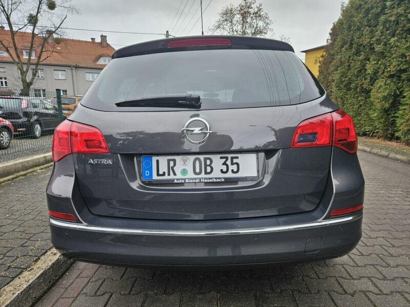 Opel Astra Po wymianie rozrządu / Klimatronic x 2 / Tempomat / Podgrzewane fotele J (2009-2019)