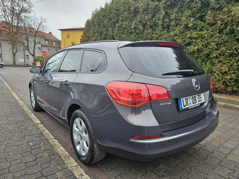 Opel Astra Po wymianie rozrządu / Klimatronic x 2 / Tempomat / Podgrzewane fotele J (2009-2019)