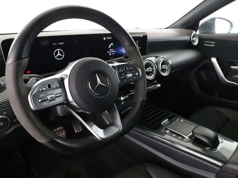 Mercedes CLA 200 automat multibeam LED, skóra/alcantara grzane fotele kamery II (2019-)