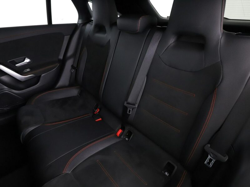 Mercedes CLA 200 automat multibeam LED, skóra/alcantara grzane fotele kamery II (2019-)