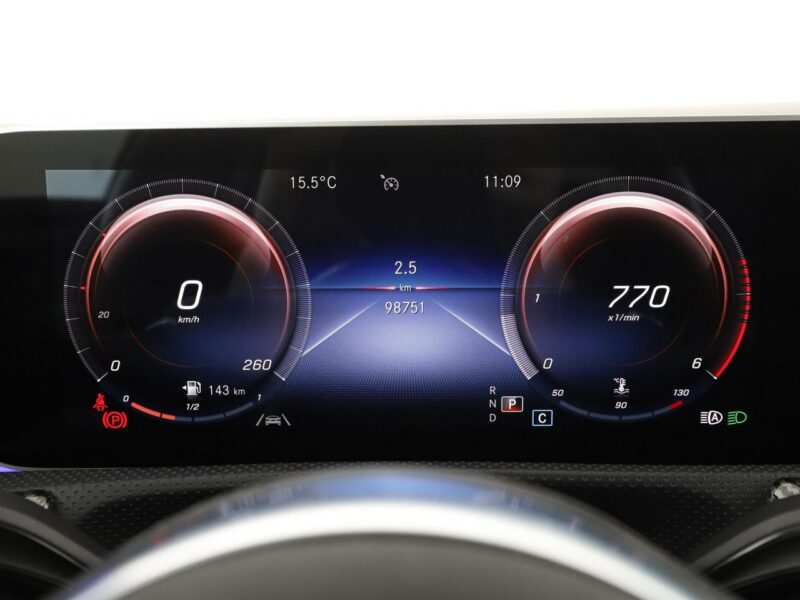 Mercedes CLA 200 automat multibeam LED, skóra/alcantara grzane fotele kamery II (2019-)