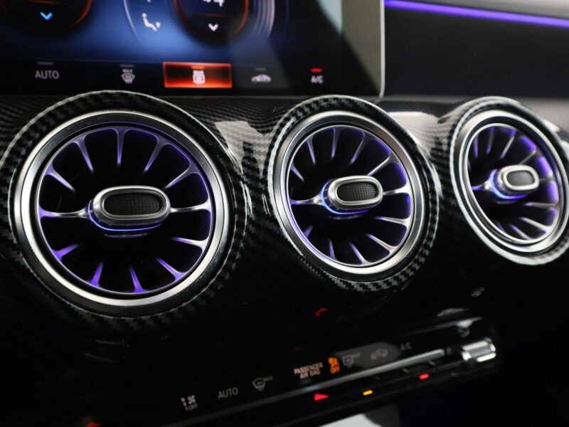 Mercedes CLA 200 automat multibeam LED, skóra/alcantara grzane fotele kamery II (2019-)