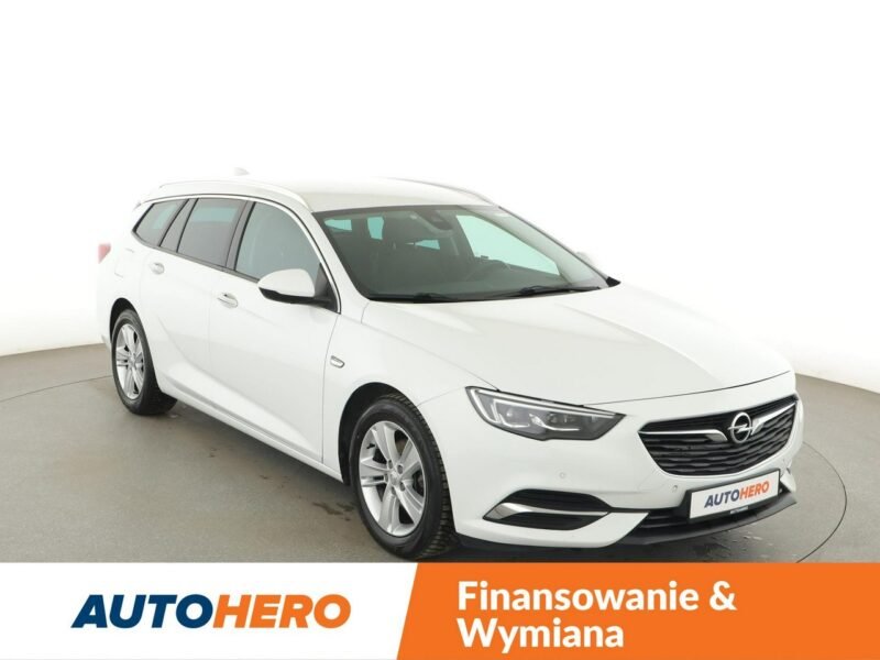 Opel Insignia Innovation półskóra niski przebieg grzane fotele navi kamera FullLED B (2017-)