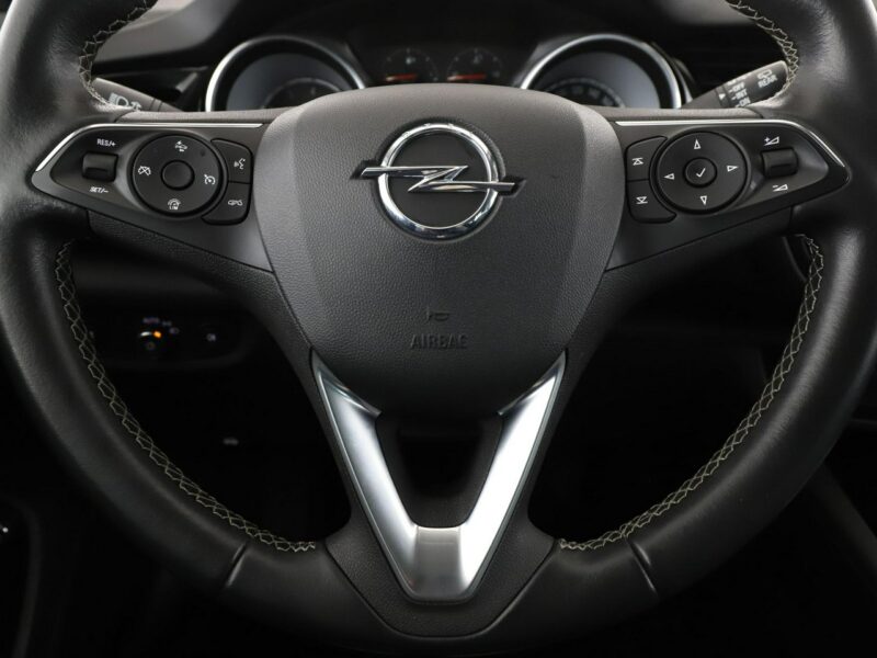 Opel Insignia Innovation półskóra niski przebieg grzane fotele navi kamera FullLED B (2017-)