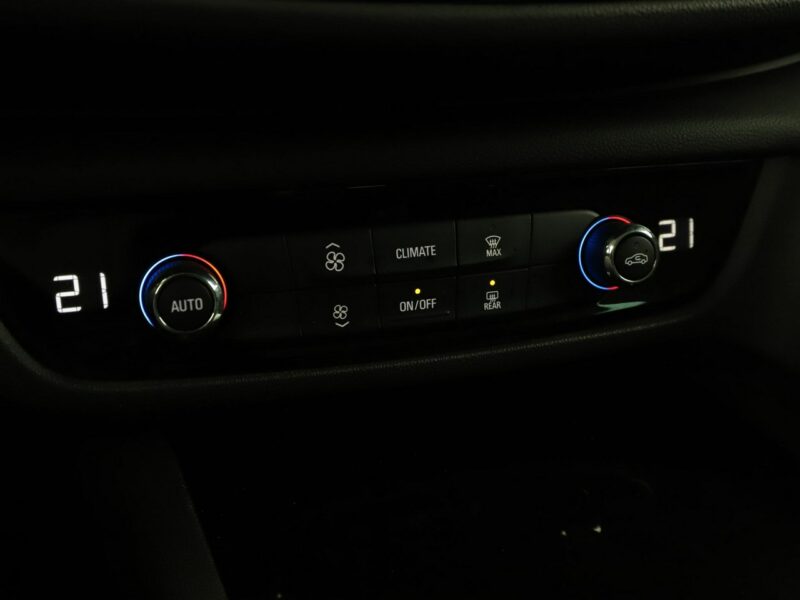 Opel Insignia Innovation półskóra niski przebieg grzane fotele navi kamera FullLED B (2017-)