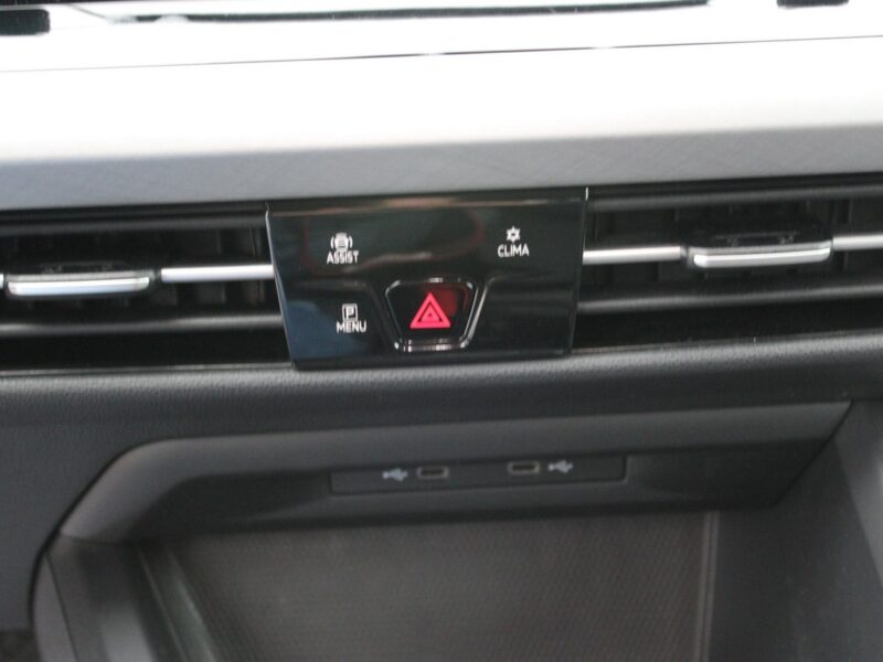 Volkswagen Golf LIFE DSG Asystent Kamera Salon Polska Gwarancja VIII (2020-)