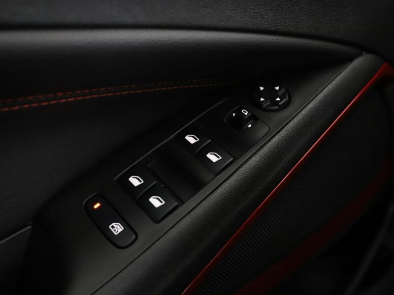 Opel Crossland X 1.2T GS Line Automat Panorama Nawigacja Tempomat Grzane Fotele Kamera