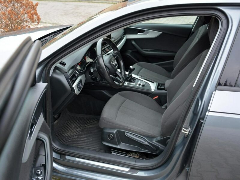 Audi A4 Avant Virtual Cockpit Klimatronic 3-strefy Ledy Navi Webasto. el.klapa ASO B9 (2015-)