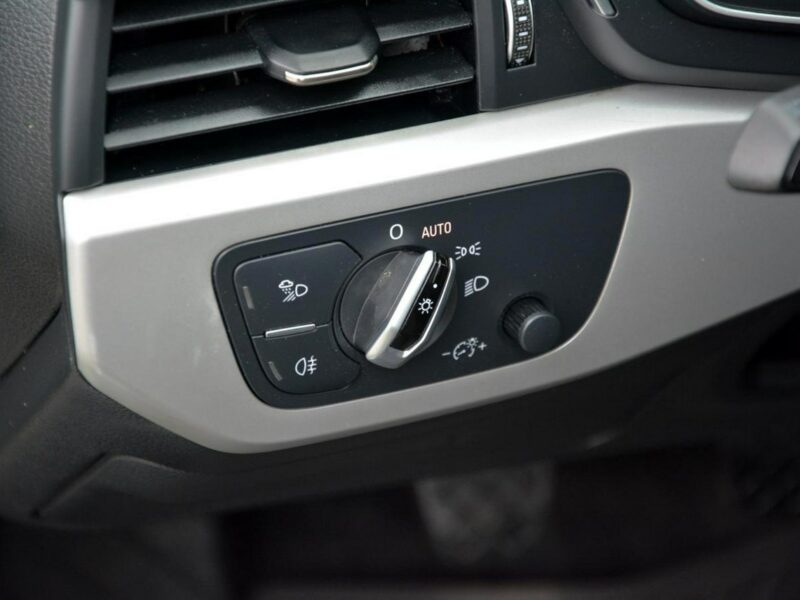 Audi A4 Avant Virtual Cockpit Klimatronic 3-strefy Ledy Navi Webasto. el.klapa ASO B9 (2015-)