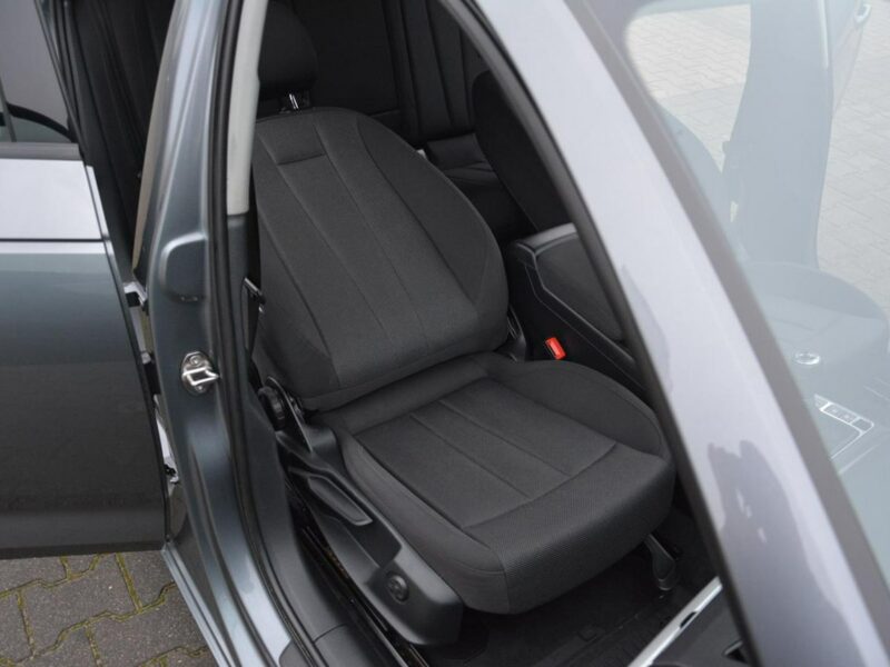 Audi A4 Avant Virtual Cockpit Klimatronic 3-strefy Ledy Navi Webasto. el.klapa ASO B9 (2015-)