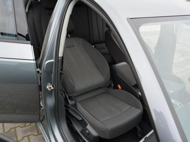 Audi A4 Avant Virtual Cockpit Klimatronic 3-strefy Ledy Navi Webasto. el.klapa ASO B9 (2015-)