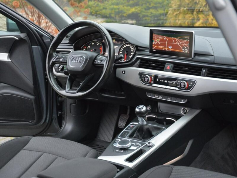 Audi A4 Avant Virtual Cockpit Klimatronic 3-strefy Ledy Navi Webasto. el.klapa ASO B9 (2015-)