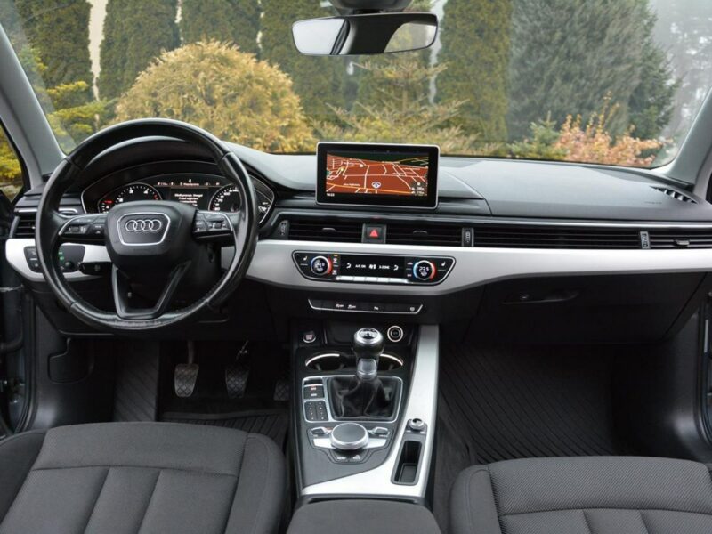 Audi A4 Avant Virtual Cockpit Klimatronic 3-strefy Ledy Navi Webasto. el.klapa ASO B9 (2015-)