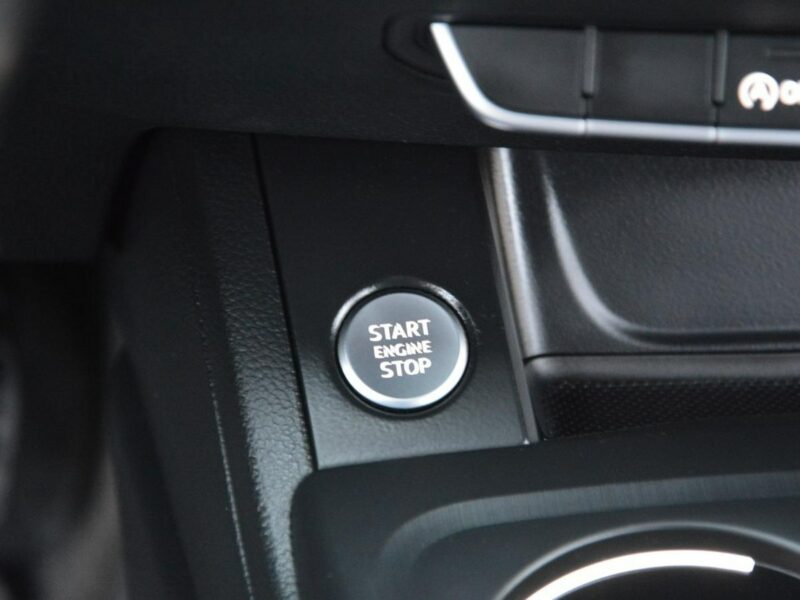 Audi A4 Avant Virtual Cockpit Klimatronic 3-strefy Ledy Navi Webasto. el.klapa ASO B9 (2015-)