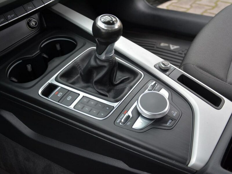 Audi A4 Avant Virtual Cockpit Klimatronic 3-strefy Ledy Navi Webasto. el.klapa ASO B9 (2015-)