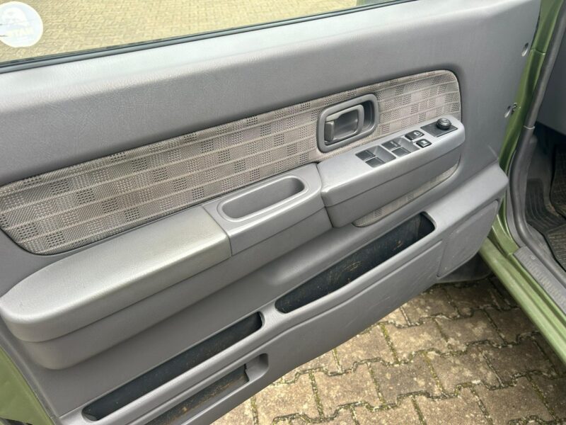 Nissan PickUp Nissan Pickup D22 2.5 dCi 4x4 | Off-Road | Reduktor | Wyciągarka | Hak