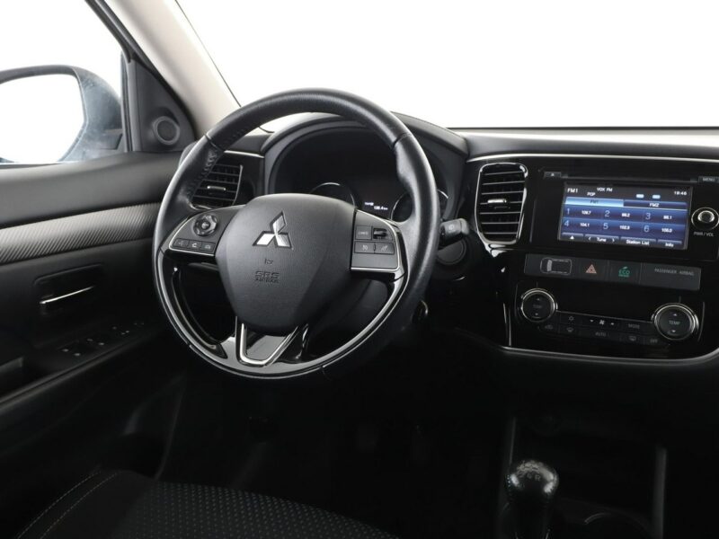 Mitsubishi Outlander kamera grzane fotele tempomat klima-auto III (2012-)