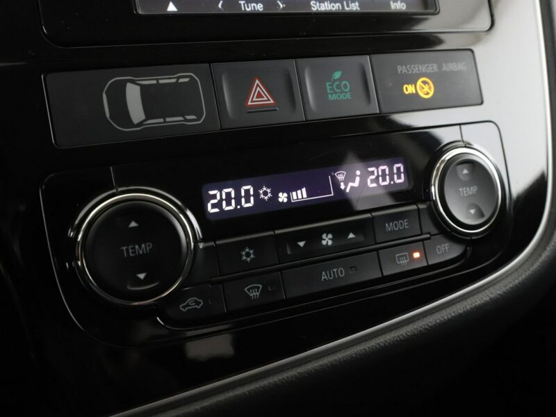 Mitsubishi Outlander kamera grzane fotele tempomat klima-auto III (2012-)