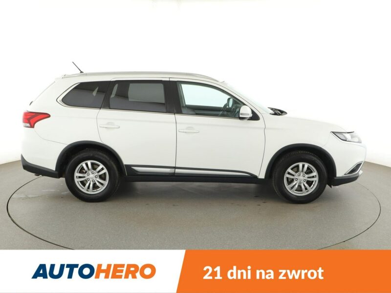 Mitsubishi Outlander kamera grzane fotele tempomat klima-auto III (2012-)