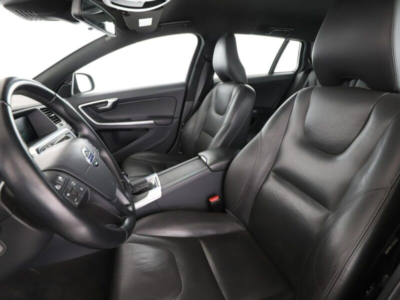 Volvo V60 FV23% automat skóra navi klima auto grzane fotele ACC czujniki parkowa I (2010-2018)